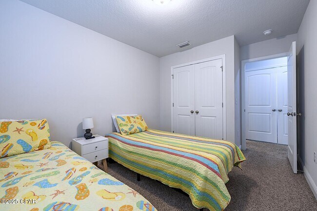 Building Photo - 1882 Pointe Dr