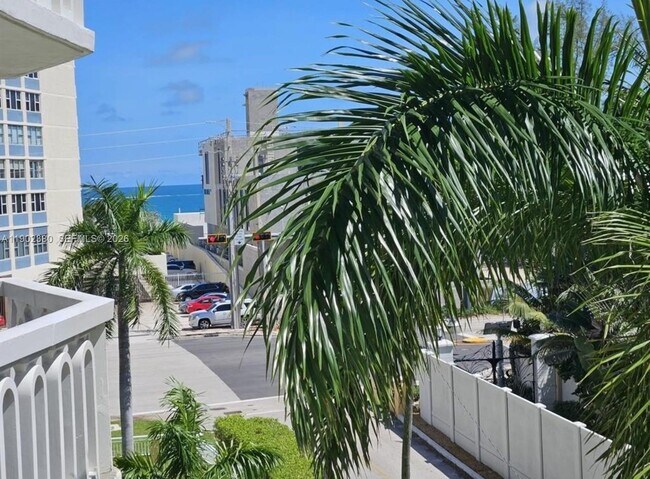 Building Photo - 3181 S Ocean Dr