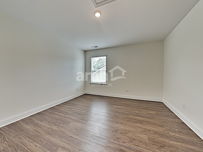 Building Photo - 83 Pullen Dr