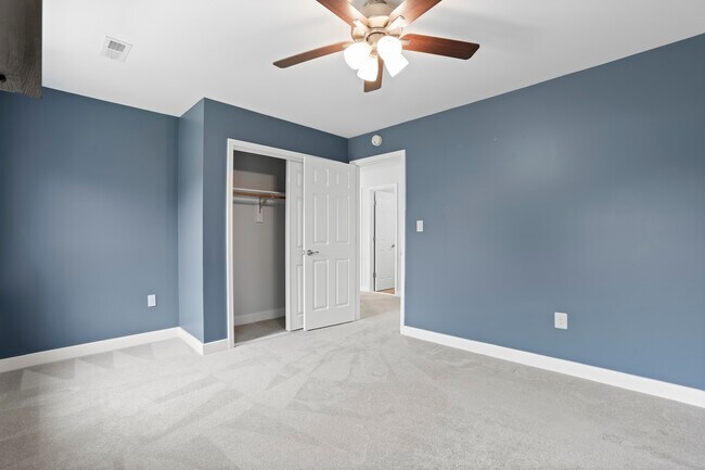 Building Photo - 4001 Mossy Bank Ln