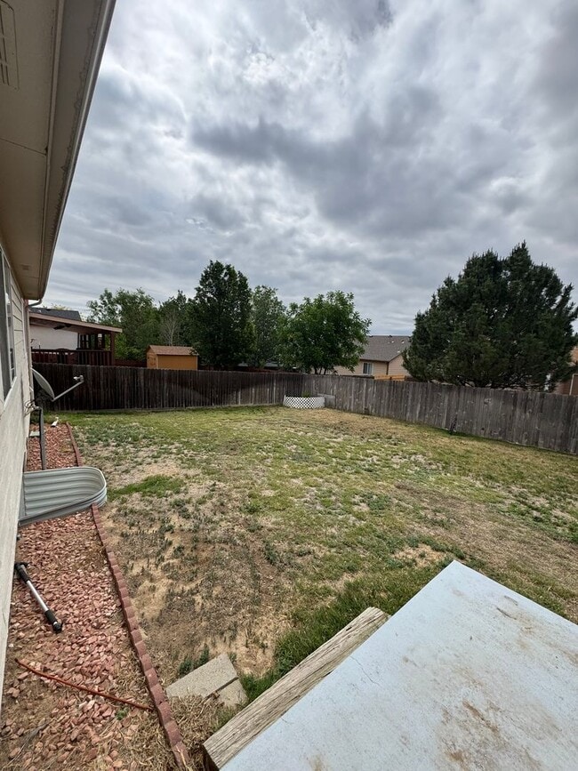 Building Photo - Willowbrook Home 3 Bedroom
