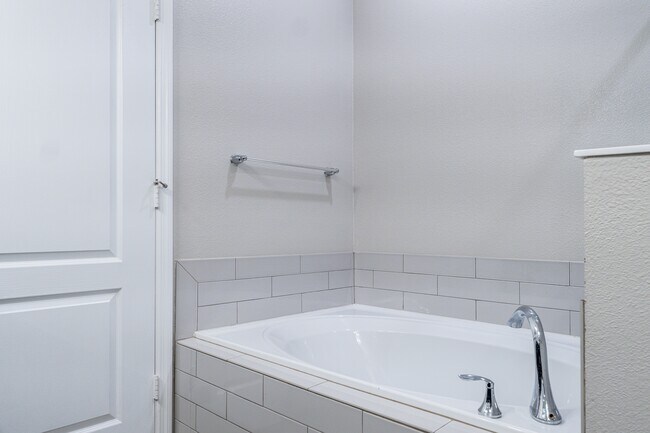 Building Photo - 11926 Sands Cv