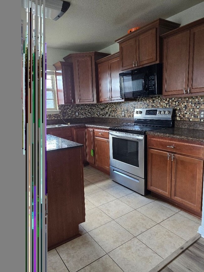 Building Photo - Family Home in LHSD