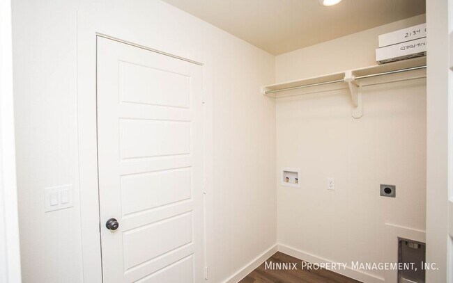 Building Photo - 2134 Langford Ave