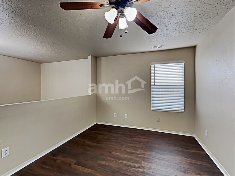 Building Photo - 7309 S Headsail Ave