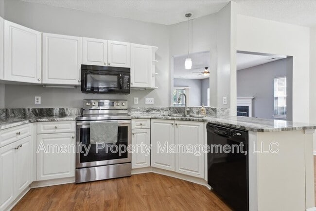 Building Photo - 1628 Willow Cv