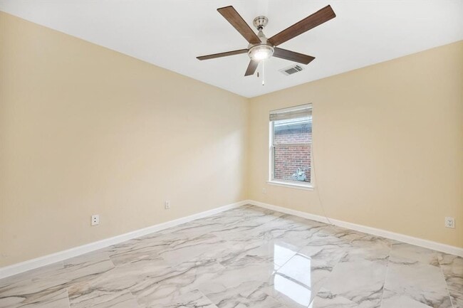 Building Photo - 5414 Fairtide Dr