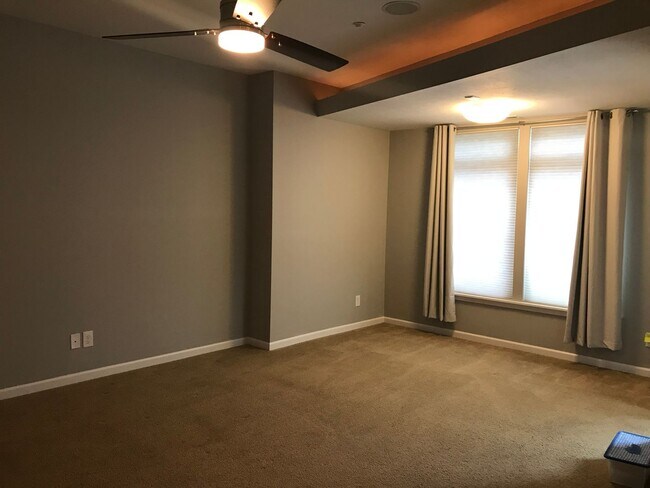 Building Photo - Located in the Detroit-Shoreway Area