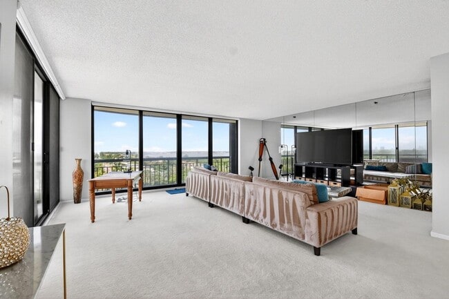Building Photo - 4100 N Ocean Dr