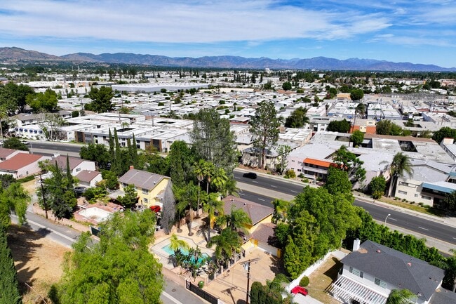 Building Photo - 8743 Topanga Canyon Blvd