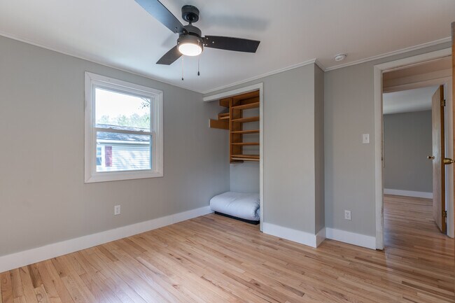 Building Photo - 3 Heather Ln