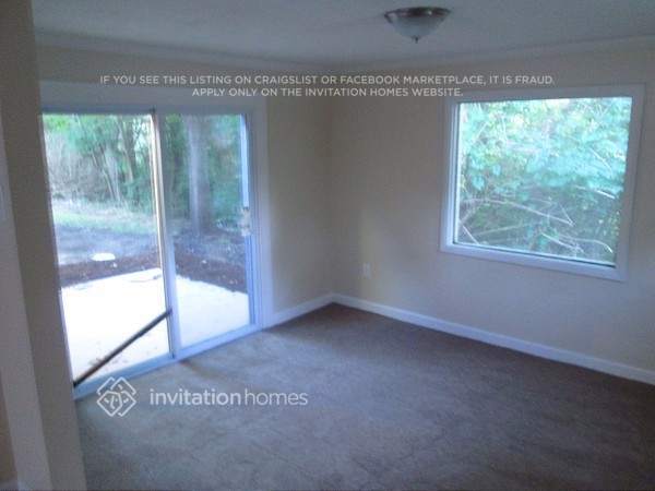Building Photo - 4913 Lakeshore Dr