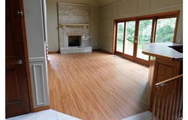 Building Photo - 3505 Manor Rd