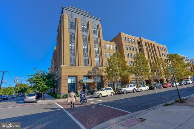 Building Photo - 525 N Fayette St