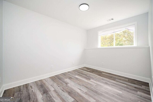 Building Photo - 3801 Hogan Rd SW