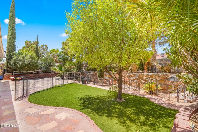 Building Photo - 1325 James Dudley Dr