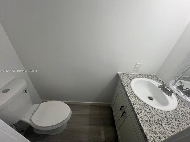 Building Photo - 1560 NE 151st St