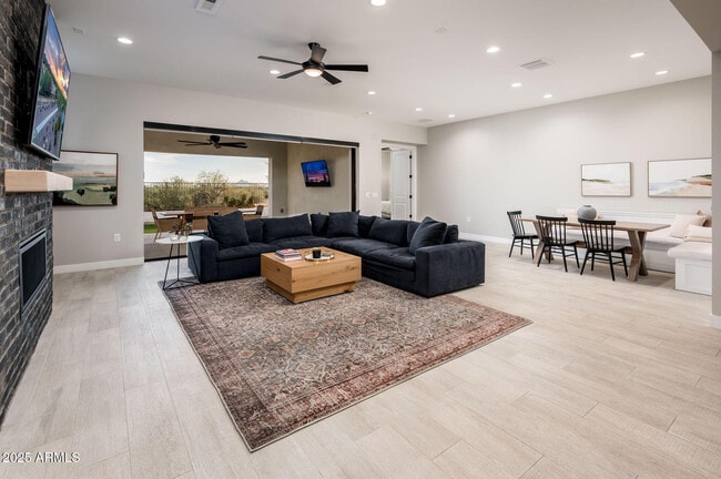 Building Photo - 6615 E Libby St