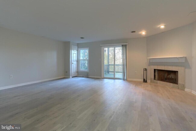 Building Photo - 2065 Raleigh Rd