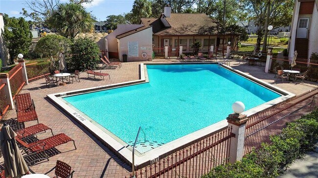 Building Photo - 2482 Lakeway Branch Dr