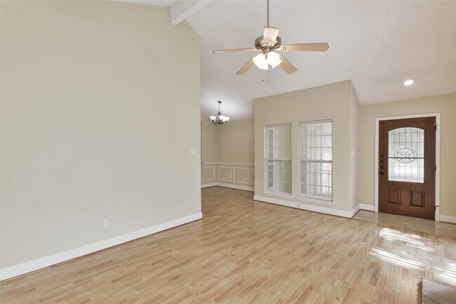 Building Photo - 23627 Pebworth Pl