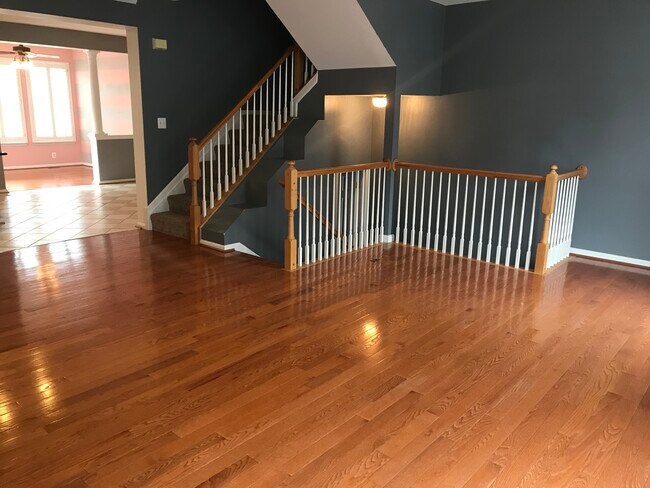 Building Photo - 205 Tilden Way