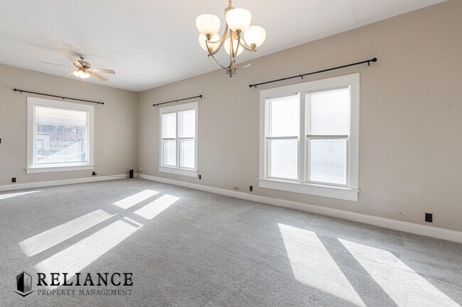 Building Photo - 511 S King St