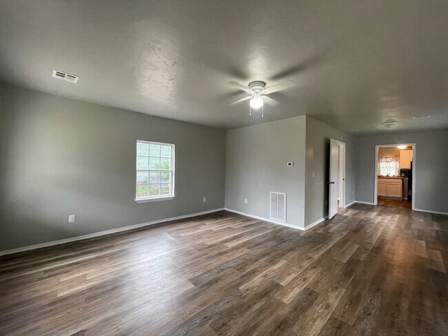 Building Photo - 824 NW 45th St