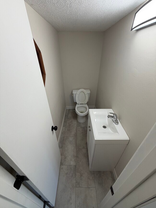 Building Photo - 7431 Lake Dr