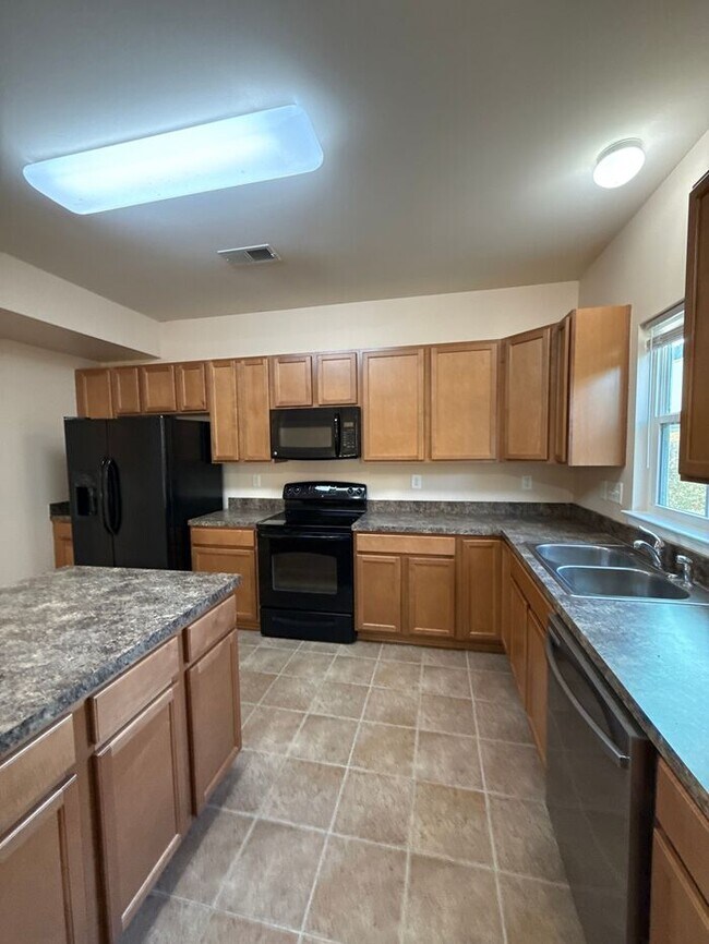 Building Photo - 134 Ashton Dr