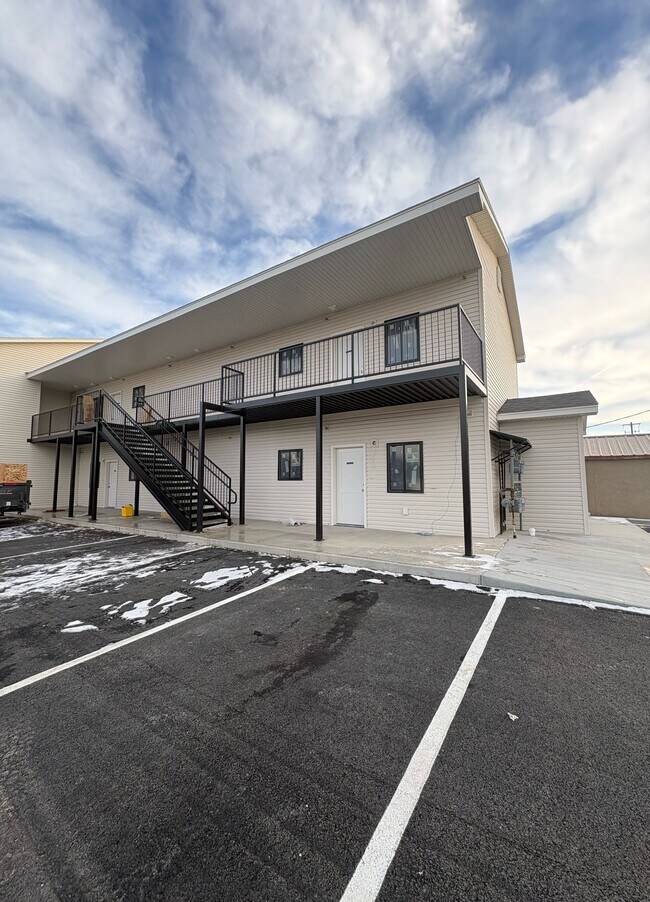 Building Photo - Ririe Apartment Unit 6