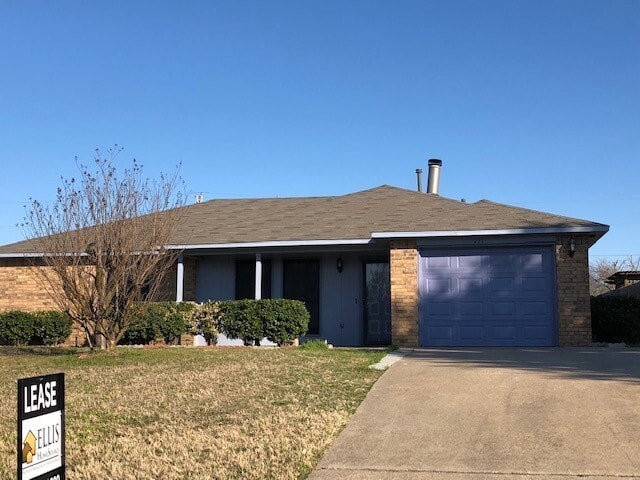 Building Photo - 211 Tejas Dr