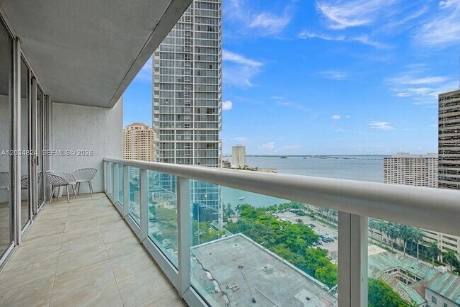 Building Photo - 485 Brickell Ave