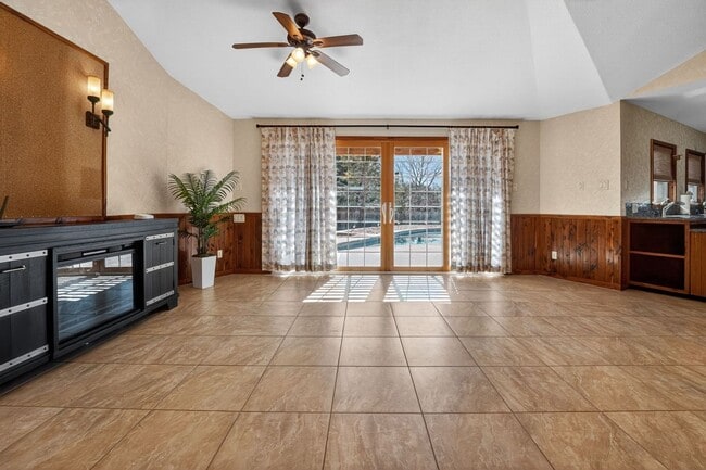 Building Photo - 1059 State Hwy 95