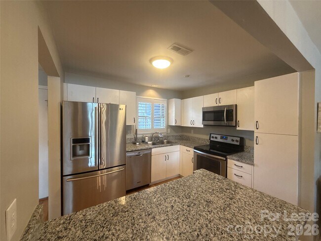Building Photo - 9817 Emerald Point Dr