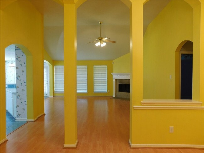 Building Photo - 3702 Heritage Colony Dr