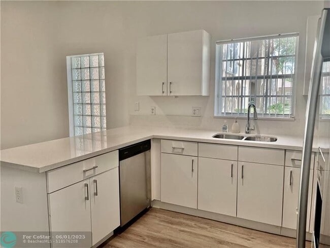 Building Photo - 16220 Emerald Cove Rd