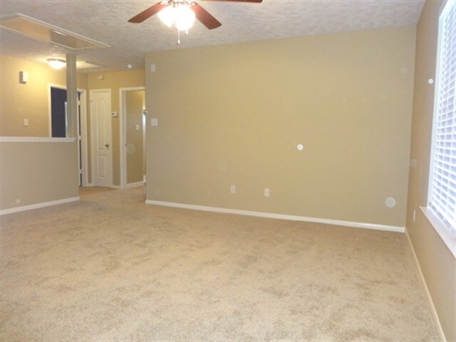 Building Photo - 32035 Annice Ln