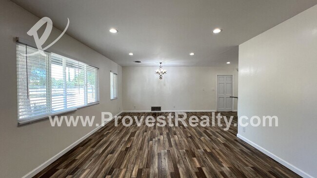 Building Photo - Nice 3 Bed, 2 Bath Home in Hesperia!!