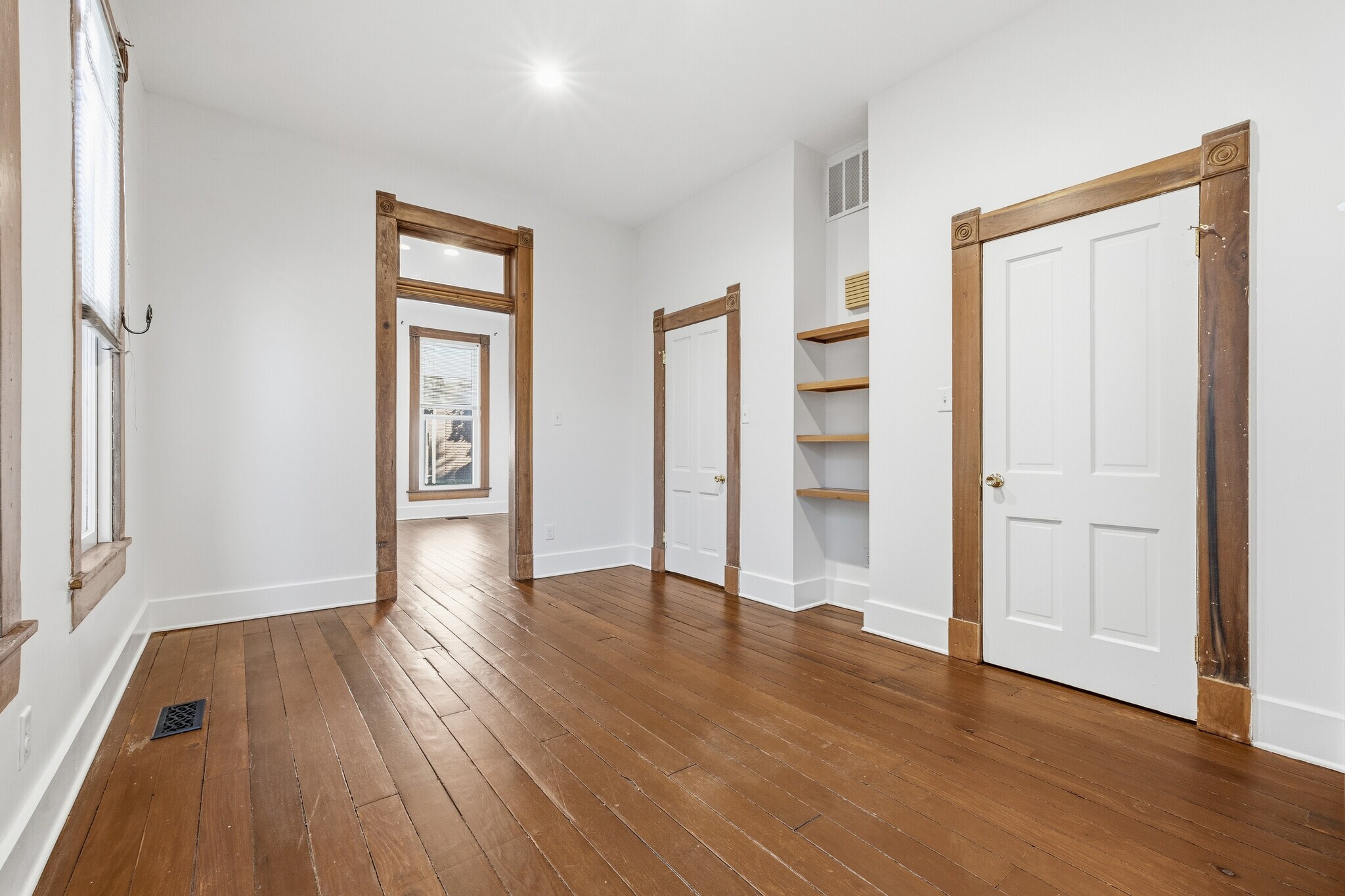 Building Photo - 312 N College Ave