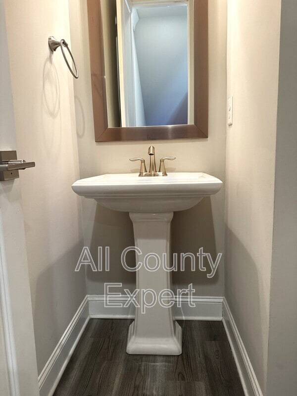 Building Photo - 1529 Huntwood Ct