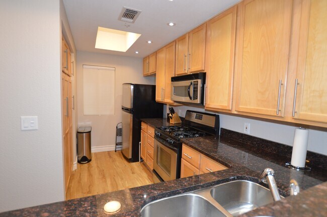 Building Photo - MERIDIAN FURNISHED 2 BDR /2 BATH Luxury Co...
