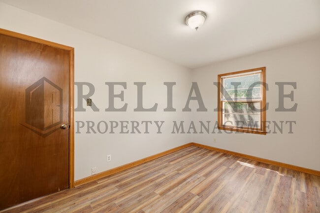 Building Photo - 656 S Whittier St