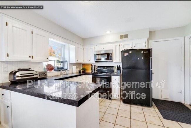 Building Photo - 3708 SW Windemere Dr