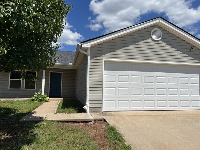 Primary Photo - 9116 Snowberry Dr