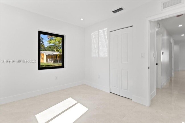 Building Photo - 15920 NW 17th Ct