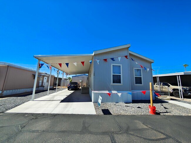 Building Photo - 16005 N 32nd St