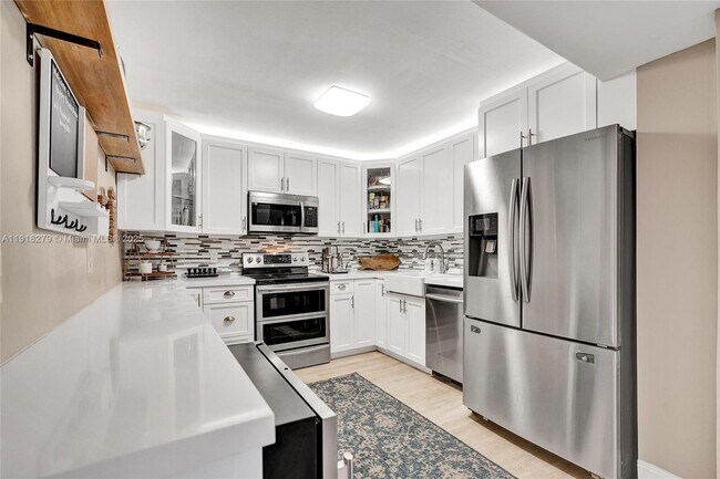 Building Photo - 2301 S Ocean Dr