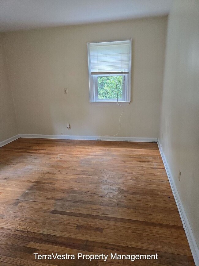 Building Photo - Now Showing for 2026-2027 School Year Glas...