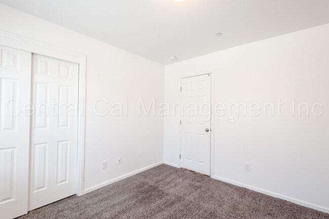 Building Photo - 129 E 8th St